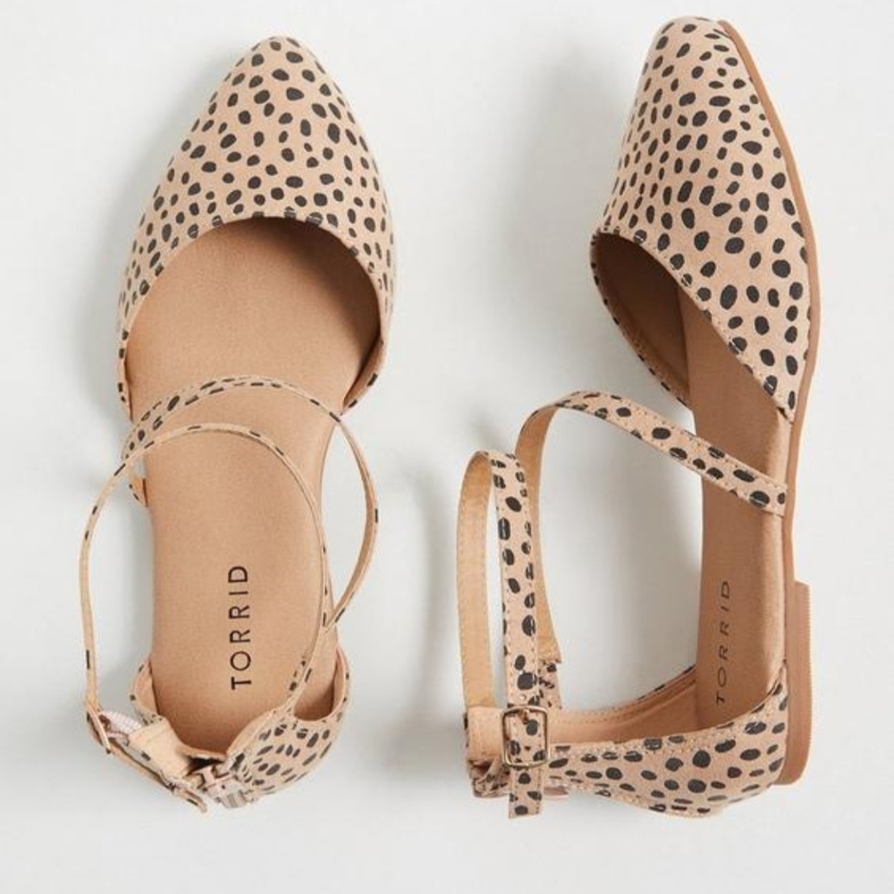 Torrid Women's Tan and Black Dotted Flats